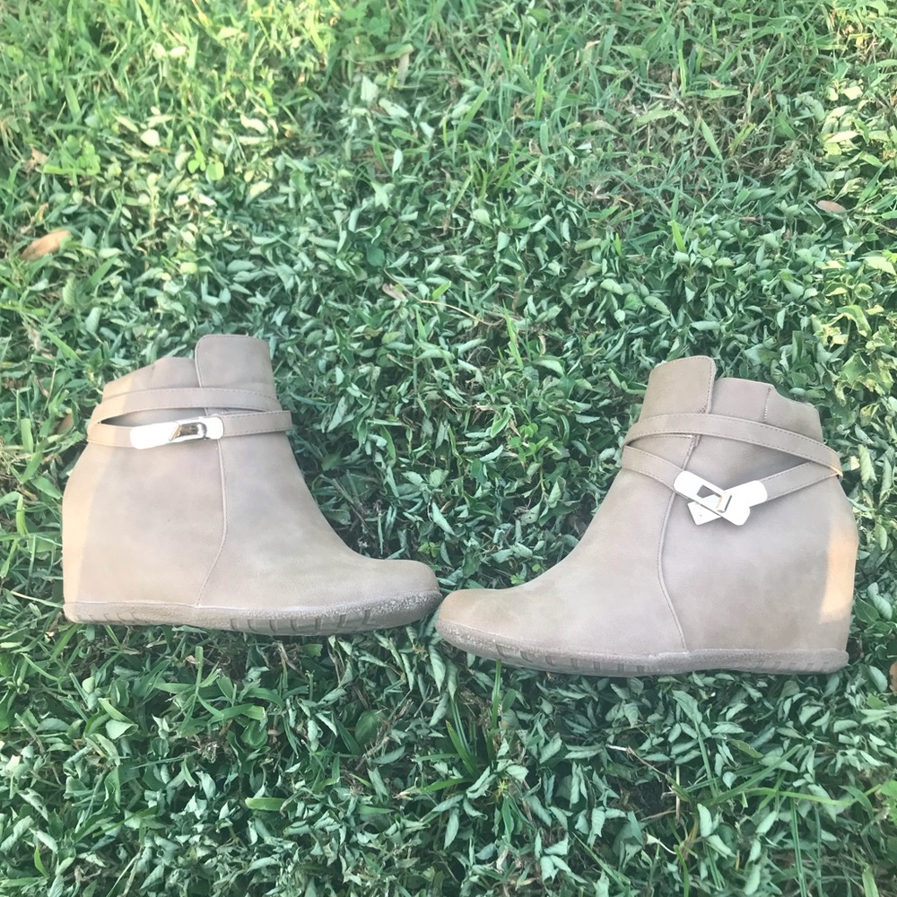 Tan suede ankle booties